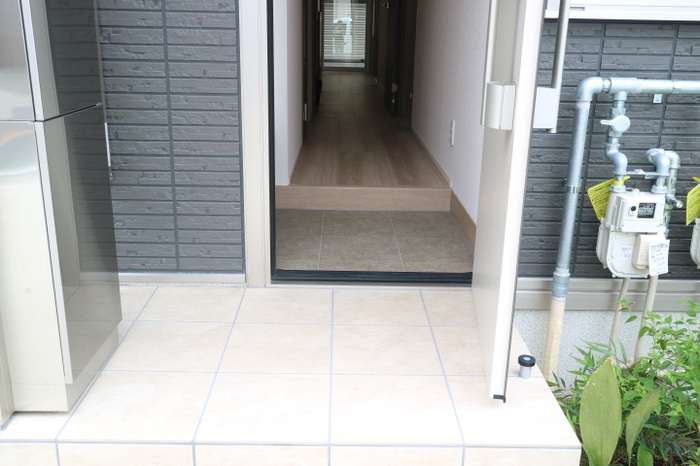 D-ROOM江井島の玄関