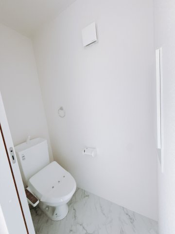 【中古戸建】高崎市飯塚町　のトイレ|■トイレ｜白を基調としたトイレになっています♪清潔感あふれるトイレになっています♪