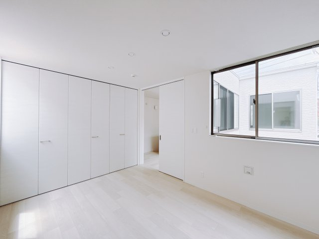 【中古戸建】高崎市飯塚町　の洋室|■2階洋室｜子供部屋のメリットは「自立心を養うことができる」「自分で整理整頓できるようになる」そして、お子様が成長した際には「プライバシーを確保できる」といい事だらけ♪