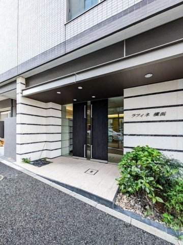 ラフィネ横浜 のエントランス