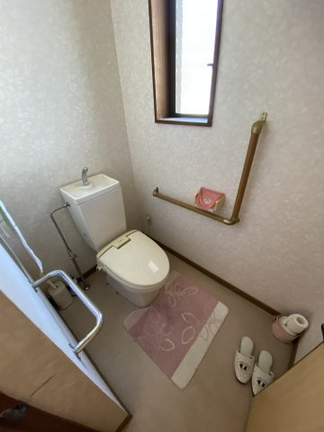 桜畠5丁目戸建てのトイレ