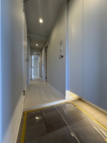 ヴィーヴル草加の玄関