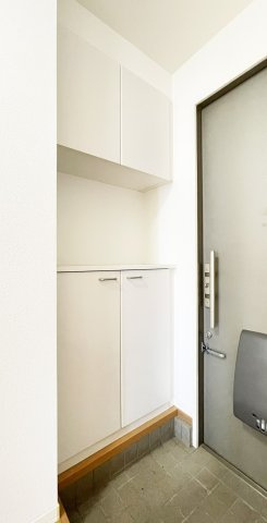 シャーメゾン大森 B棟の玄関