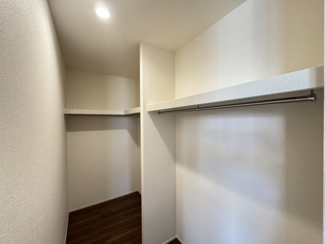 うるま市前原（全10棟）7号棟の収納|7号棟　洋室7.7帖＋WIC付き♪