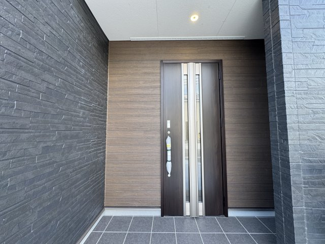 うるま市前原（全10棟）7号棟の玄関|7号棟　スマートキー付き♪