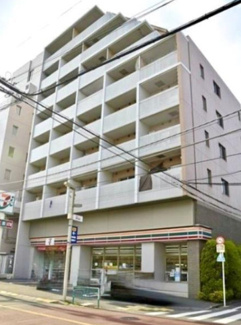 【外観】 | 鉄筋コンクリート造のがっちりとした建物。