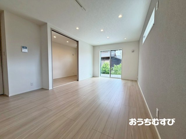 春日井市東野町Ⅱ(全1棟)の居間・リビング