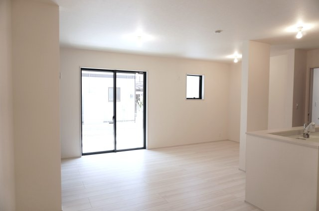 草加市旭町5丁目 新築分譲住宅の居間・リビング