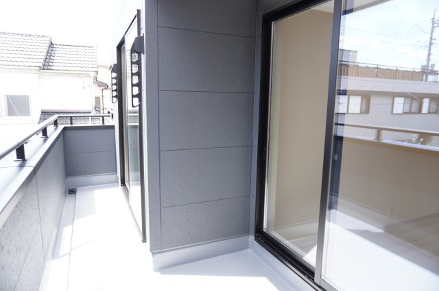 草加市旭町5丁目 新築分譲住宅のバルコニー