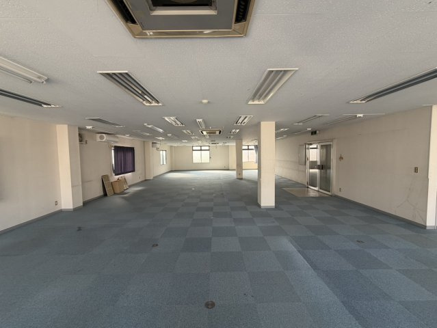 花輪第一ビルの内装