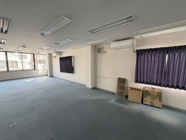 花輪第一ビルの内装