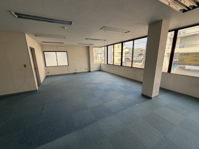 花輪第一ビルの内装