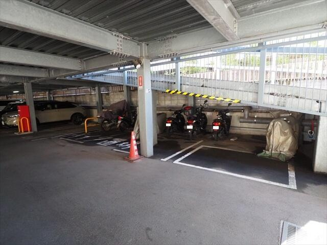 【駐車場】 | 登戸ハイデンス | バイク置場もあります 