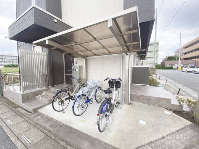 ｐｌｅａｓｕｒｅ西大宮のその他共用部分|屋根付き駐輪スペース☆