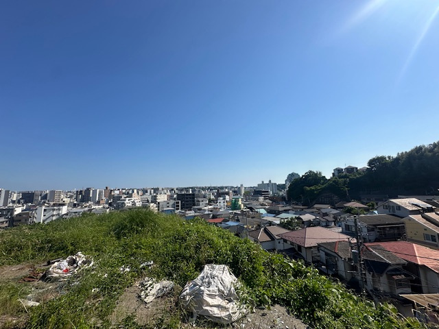 理屈は要らない！広さは正義！横浜の絶対的眺望が織りなす土地。理論値では延床８００㎡の超バカデカな建物も建築出来る！それが、【保土ケ谷区宮田町』売地の展望
