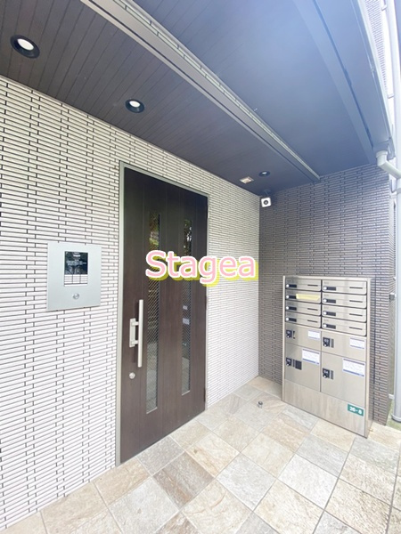アンタレス浦和のエントランス