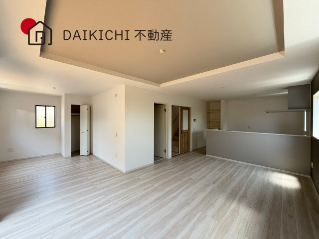 【居間・リビング】 | 久喜市南2丁目　新築戸建　全2棟　2号棟
