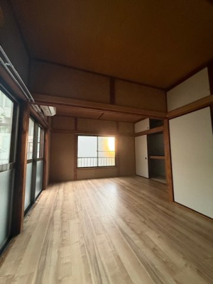 【洋室】 | ひかり荘 | 洋室　約10.5帖