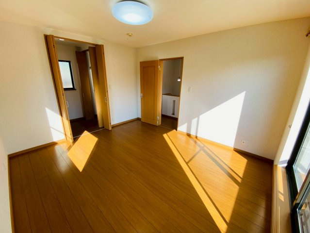 ふじき野３丁目　中古戸建ての洋室