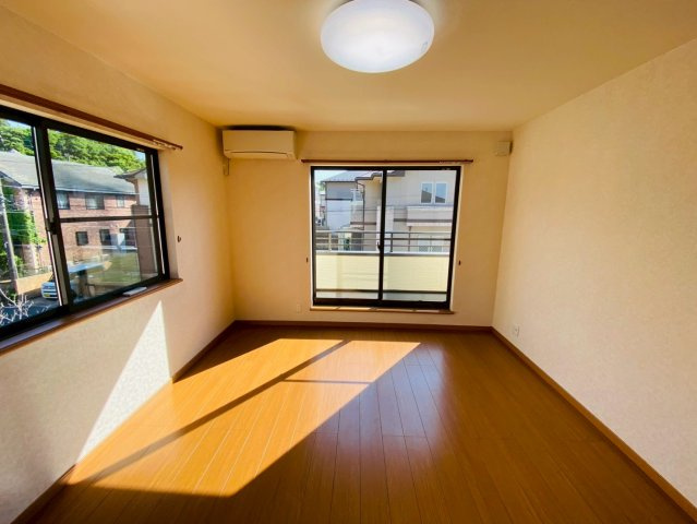 ふじき野３丁目　中古戸建ての洋室