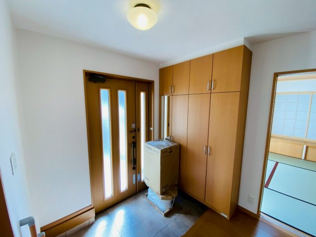 ふじき野３丁目　中古戸建ての玄関