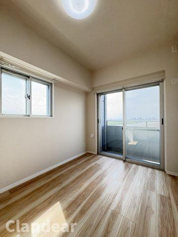 マトール鹿浜ライフスクエアの洋室|ドキドキの新生活も、安心してスタート。ぴったりの住まいを見つけませんか？クランディアが一緒に住まい選びをサポートします‼　まずは、お気軽にお問合せください　＃クランディア