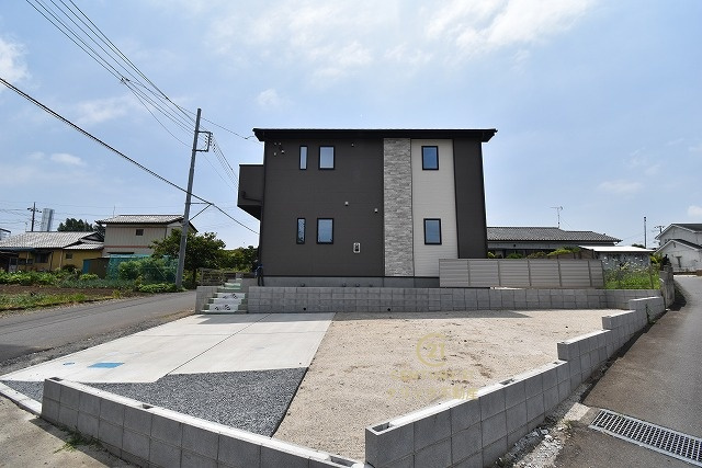 ケイアイフィット　ひたちなか市市毛　4期 　1の駐車場|新築戸建てを購入する際、庭付き、駐車場付きは大変魅力的です。十分な駐車スペースがあれば、ご家族様それぞれが車をご所有の場合や来客の際も安心です。