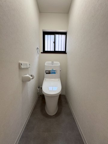 門真市上野口町のトイレ|トイレは2か所ございます！
温水洗浄便座付きです。