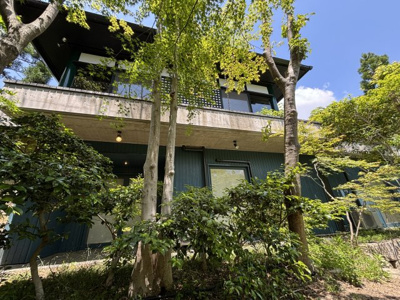 【外観】 | 西宮市甲陽園目神山町　中古戸建 | 目神山には石井氏の設計に魅了されて建てられた20棟の邸宅があり、まるで石井氏の建築でできた街のようです
