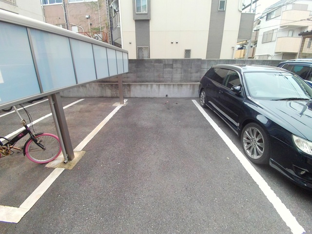 セレブコートⅡの駐車場