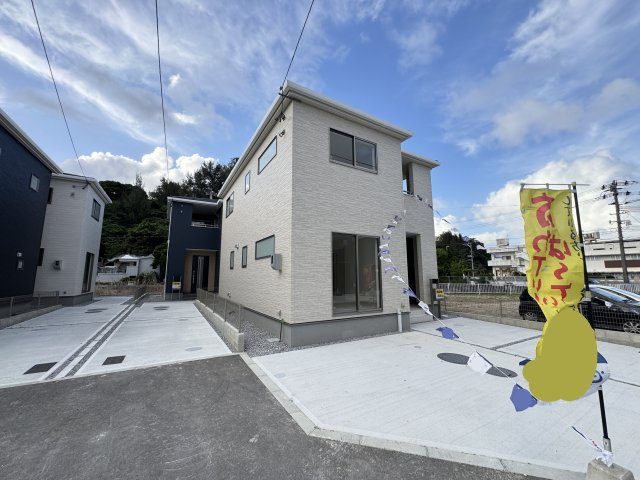 うるま市前原（全10棟）8号棟の外観|8号棟　並列駐車2台可♪