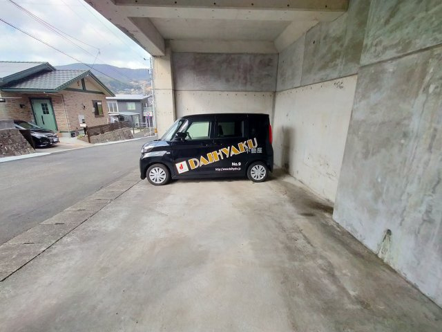 瀬戸越1丁目戸建の駐車場