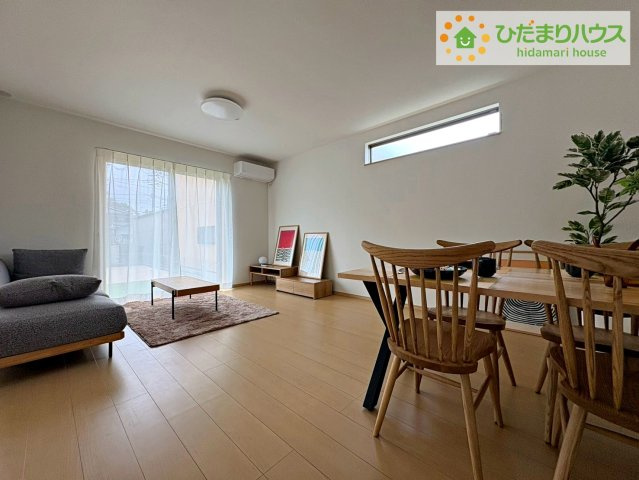 ひたちなか市相金町　新築戸建　A号棟の居間・リビング|広～いリビングは、ゆったりとした家族だんらんの時間を過ごせます(^^)/