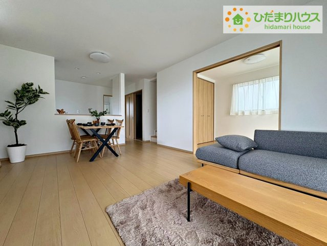 ひたちなか市相金町　新築戸建　A号棟の居間・リビング|大型テレビに大型ソファー(^^)どんなインテリアにしますか？