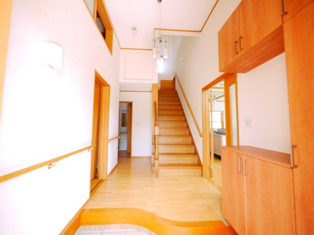 茂原市六ツ野　中古戸建の内装|内外装リフォーム済み令和8年4月 オール電化 上下水 カーポート2台 スーパーナリタヤ徒歩約22分