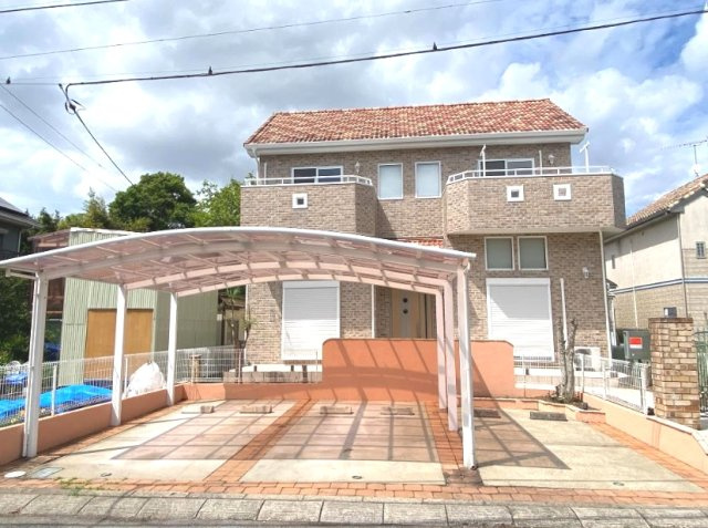 茂原市六ツ野　中古戸建の駐車場|内外装リフォーム済み令和8年4月 オール電化 上下水 カーポート2台 スーパーナリタヤ徒歩約22分