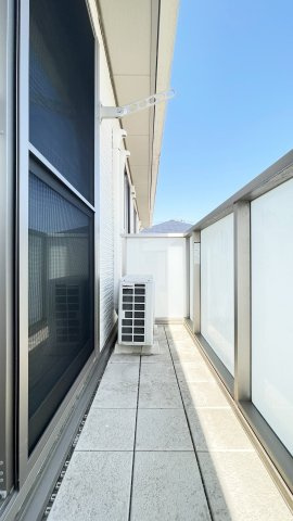 プロヌーブ沖洲　Ⅲ番館のバルコニー