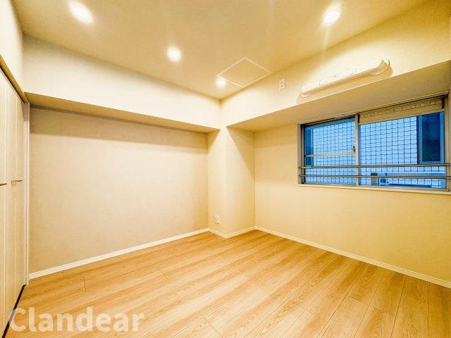 ヴィラロイヤル両国の洋室|ドキドキの新生活も、安心してスタート。ぴったりの住まいを見つけませんか？クランディアが一緒に住まい選びをサポートします‼　まずは、お気軽にお問合せください　＃クランディア