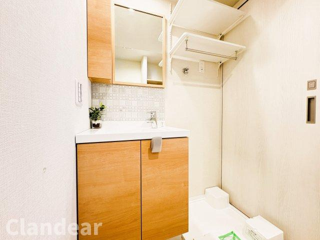 ヴィラロイヤル両国の洗面所|ドキドキの新生活も、安心してスタート。ぴったりの住まいを見つけませんか？クランディアが一緒に住まい選びをサポートします‼　まずは、お気軽にお問合せください　＃クランディア