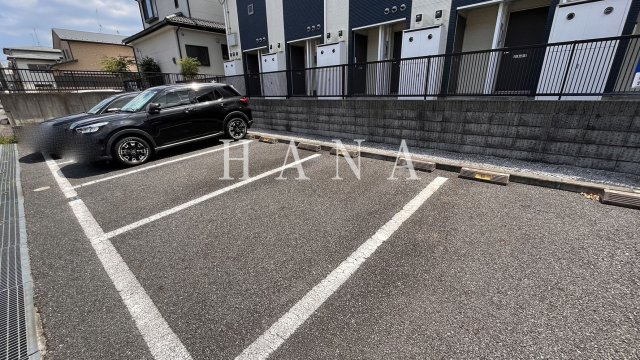 レオネクストM＆Kの駐車場