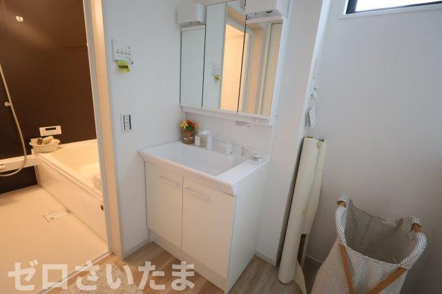 《仲介手数料無料》久喜市野久喜395新築一戸建てリガーレの独立洗面台