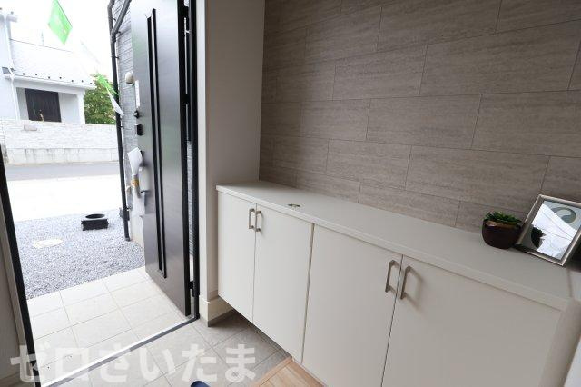 《仲介手数料無料》久喜市野久喜395新築一戸建てリガーレの玄関