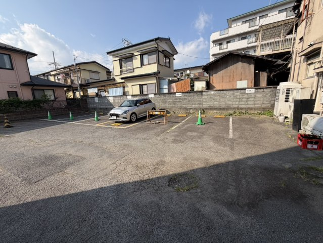 花輪第一ビルの駐車場