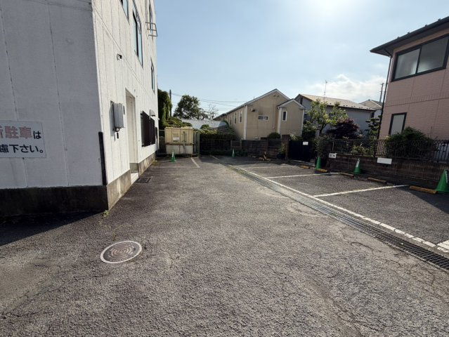 花輪第一ビルの駐車場