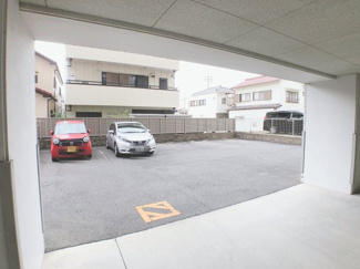【駐車場】