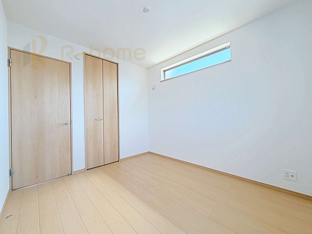 ひたちなか市相金町　新築戸建て　A号棟の洋室|どんな部屋家具も合わせやすいシンプルな洋室！
たっぷりの日差しと心地よい風が舞い込む住まい♪