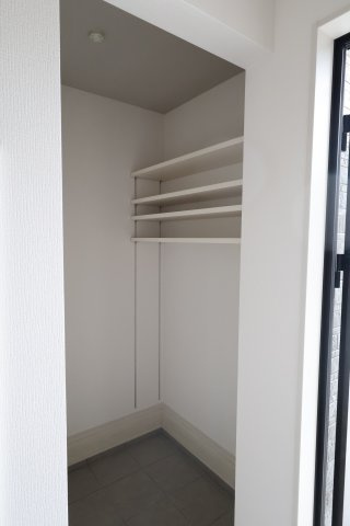 《仲介手数料無料》久喜市野久喜395新築一戸建てリガーレの収納