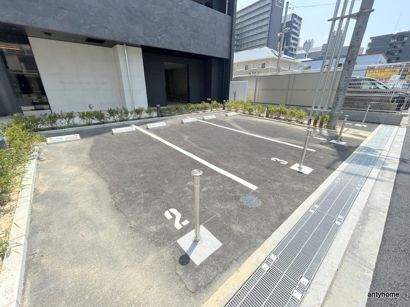 エスリード難波VALORE　仲介手数料無料の駐車場