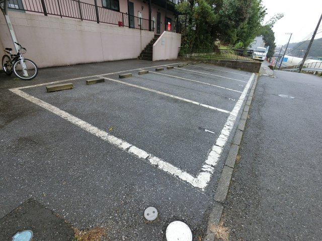【駐車場】