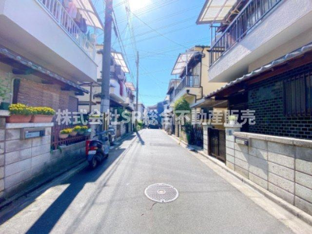 中石切町5丁目中古戸建の前面道路含む現地写真|前面道路含む現地写真です